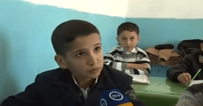 Müəllim şagirdlərin saçını qırxdı - Tovuzda, Video