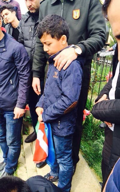 Özünü qumbaranın üstünə atıb yoldaşlarını xilas edən şəhidimiz - FOTO