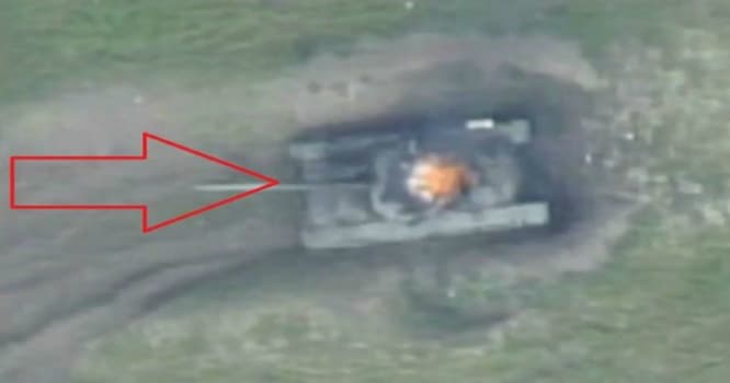 Cəbhədə vurulmuş erməni tankları - VİDEO