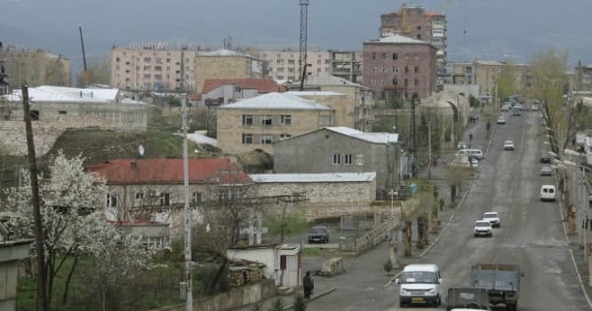 Ermənilər təmas xəttinə yaxın bölgələrdən köçür
