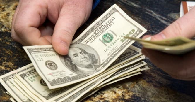 Dollar bahalaşır - Bu günün məzənnəsi...