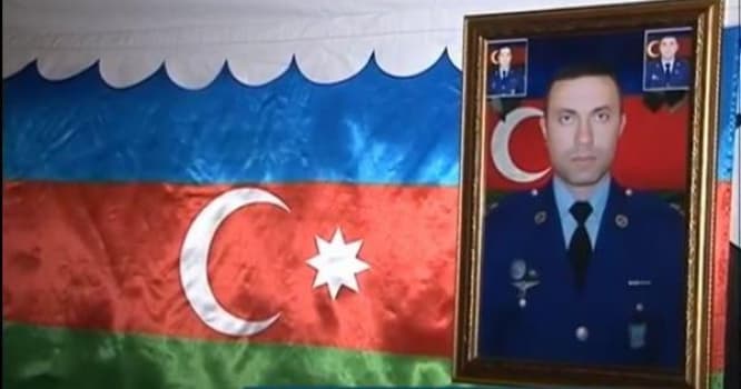 Qəhrəman pilotun nəəşi ailəsinə verildi - VİDEO