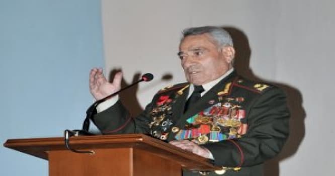 “Azərbaycan daha sarsıdıcı zərbə vurmalıdır...” - Eks müdafiə naziri