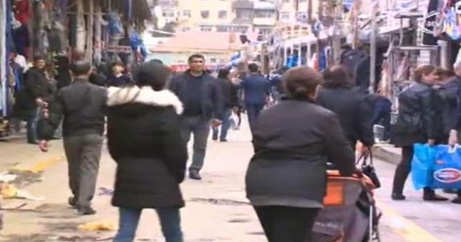 "8-ci km bazarı"ında köşklər yığışdırıldı - VİDEO