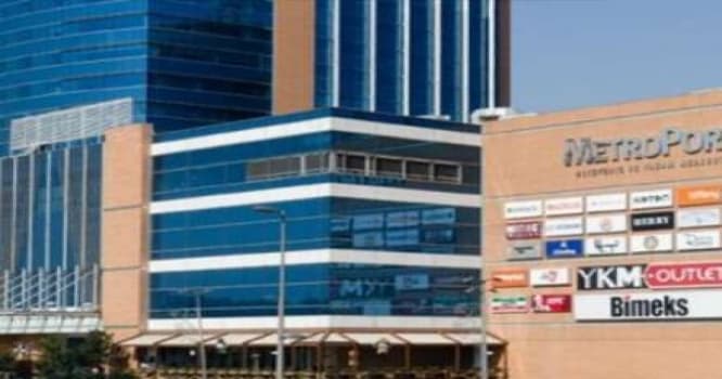 İstanbulda alış-veriş mərkəzində atışma- 2 yaralı