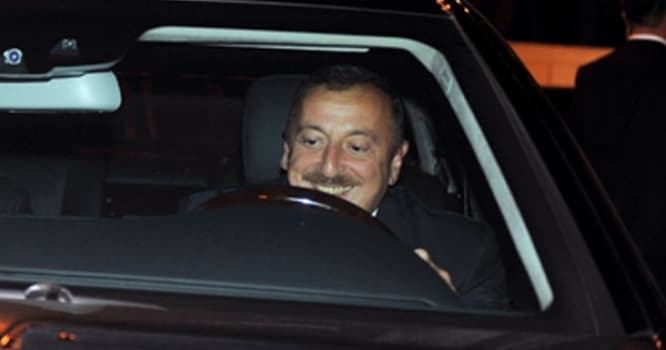 İlham Əliyev vaxtı ilə bu avtomobillə gəzib - FOTOLAR