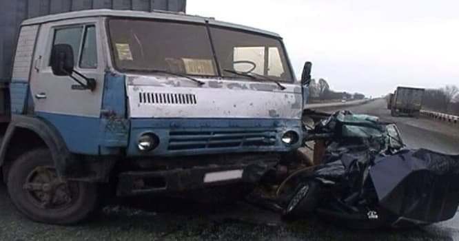 "Prado" ilə "Kamaz" toqquşub, yaralı var - Gəncədə