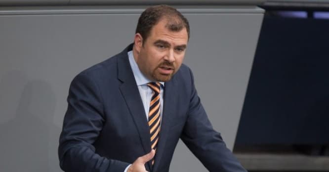 Alman deputatdan cəbhədəki gərginliklə bağlı AÇIQLAMA