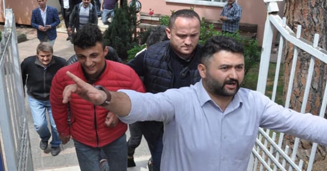 Hakimi vuran 17 yaşlı məhkəmədən azadlığa buraxıldı
