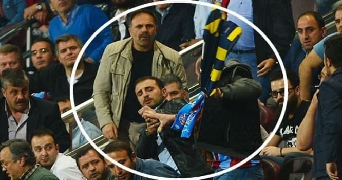 Rəqib futbolçunun formasını götürəni tribunadan atdılar - FOTO