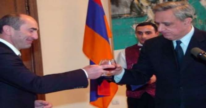 Sərkisyanın qara günləri başlayır - Düşməni siyasət meydanına girir