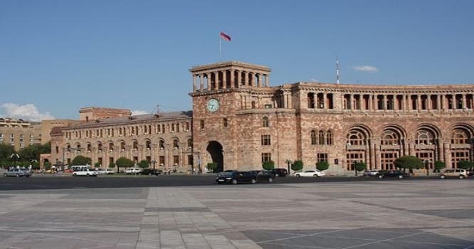 Ermənistan parlamentindən etiraf: Orduda problem var