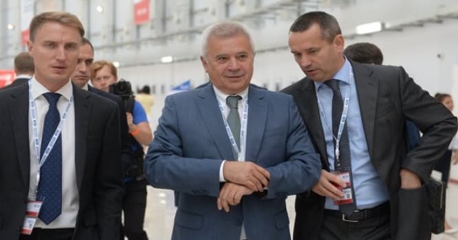 Azərbaycanlı milyarder dövlətə məxsus neft şirkətini alır