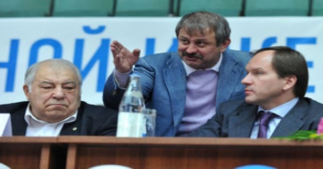 Vitse-prezident “selfi" çəkərkən çaya yıxıldı, itkin düşdü