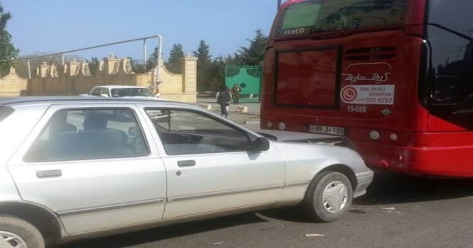 Opel Bakubus-un avtobusuna çırpıldı - FOTO