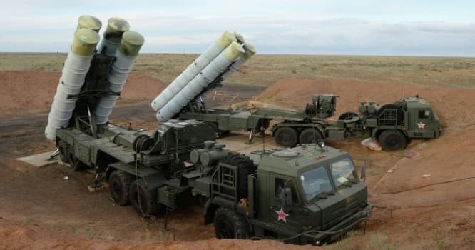 Rusiya S-400 zenit-raket komplekslərini işə saldı - VİDEO
