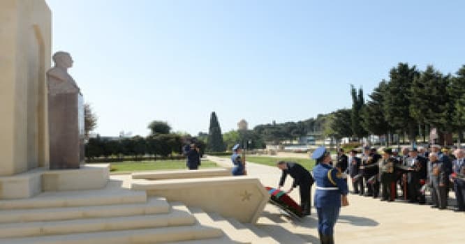İlham Əliyev 9 May - Qələbə bayramı mərasimində iştirak edib