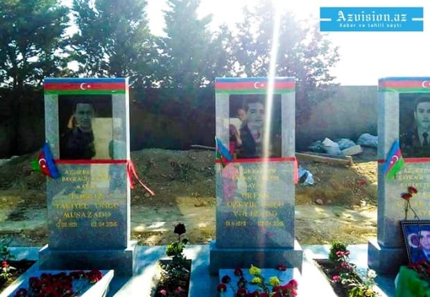 Prezident şəhid pilotların üçünü də təltif etdi - FOTO