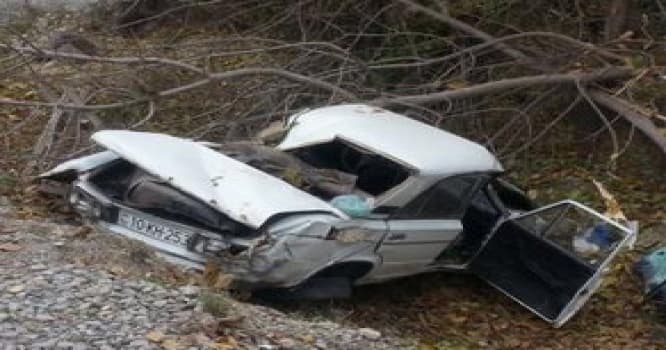 İmişlidə minik avtomobili aşıb, sürücü xəsarət alıb