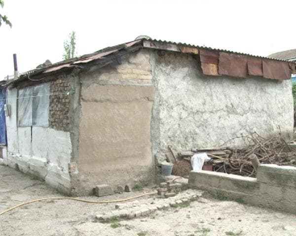 Şəhid ailəsinin başına uçan evi - FOTOLAR