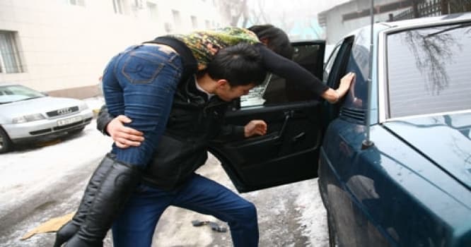 14 yaşlı qız qaçırıldı - Bakıda