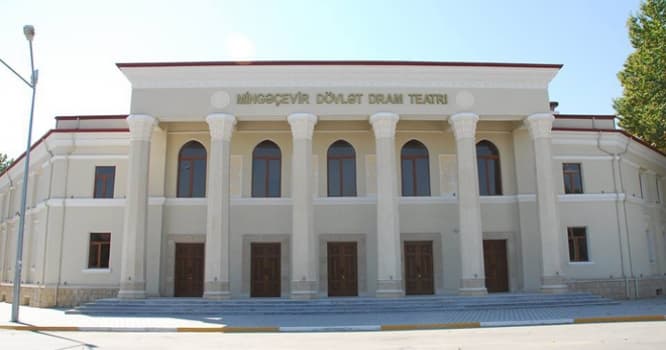 Mingəçevirdə teatrda əlbəyaxa dava düşdü