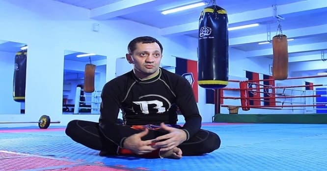 "Ermənilərin bayraqlarını əllərindən alıb cırdıq" - Yığmamızın baş məşqçisi