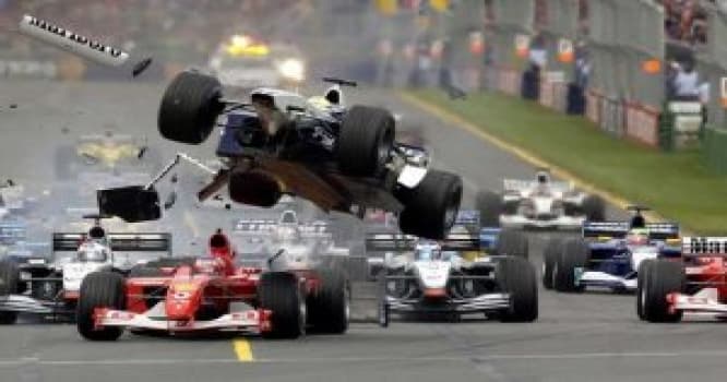 “Formula-1”də qəza: Bakıya gələcək liderlər yarışdan çıxdı