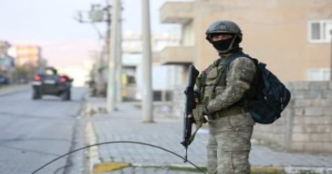 Terrorçular bu dəfə polis və jandarm binalarına basqın etdi - Türkiyədə