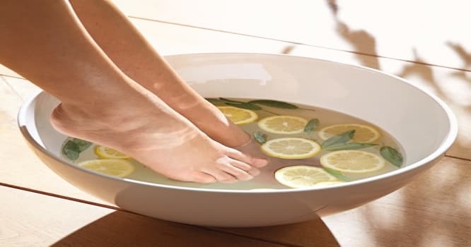 Limonu ayaqlarınıza çəkib faydasını görün