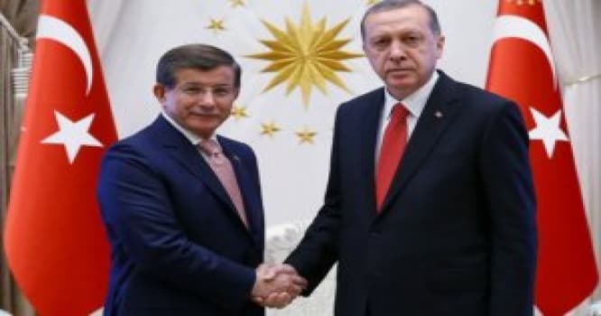 Davudoğlu baş nazir kimi son dəfə Ərdoğanın hüzuruna getdi