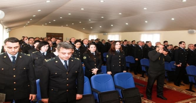 Gömrük işçilərinin maaşları artırıldı