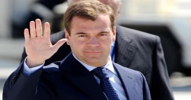 Medvedev İrəvana gedir