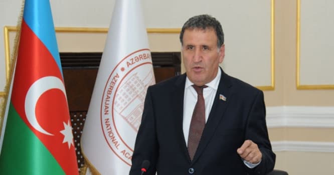 Komitə sədri deputatları SUÇLADI