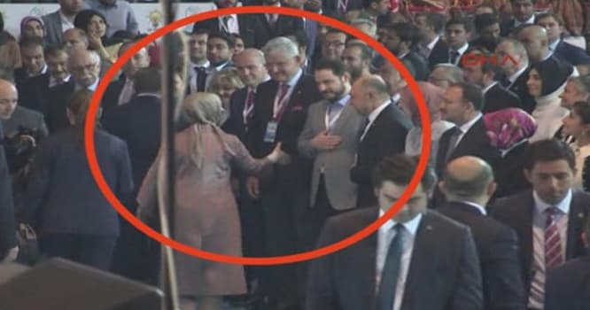 Ərdoğanın kürəkəni Davudoğlunun xanımı ilə niyə görüşmədi