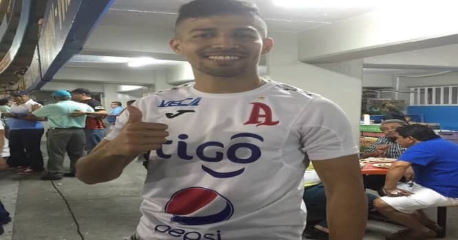 Ermənilərlə oyuna çağırılan futbolçu Azərbaycanda qalmağa razı oldu