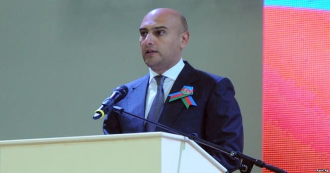 Bayraq Meydanı Kompleksinin sabiq rəisininin məhkəməsi başlayır