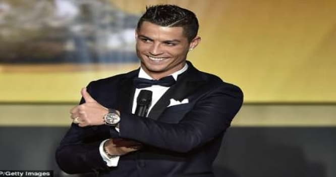 "41 yaşıma kimi futbol oynamaq istəyirəm" - Ronaldu