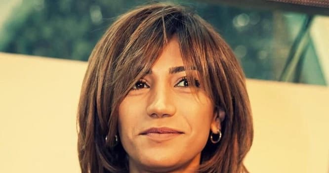 Röyanın dekolteli libası - FOTO