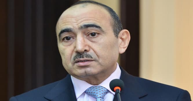 “Əhali kreditləri qaytarmaqda çətinlik çəkir” - Əli Həsənov