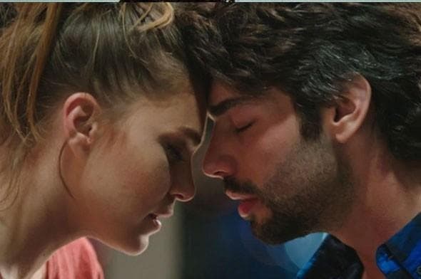 Serial qəhrəmanlarının yaş fərqi - FOTO