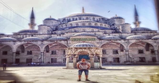 Azərbaycanlı futbolçu bu klublarla danışıqlar üçün Türkiyədə