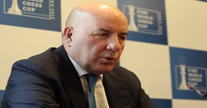 Elman Rüstəmov özünə yeni müşavir təyin etdi