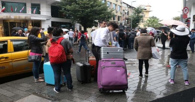 Turistlər İstanbuldan qaçır - FOTOLAR