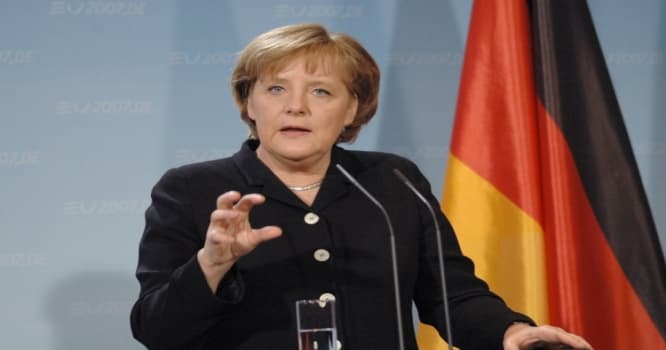 “Rusiya Qarabağ münaqişəsinin həllində açar rolunu oynayır” - Merkel