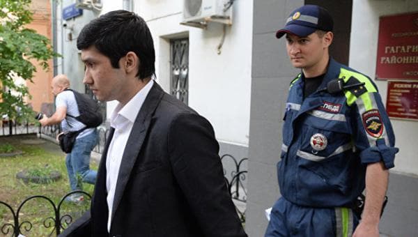 Azərbaycanlı milyarderin köməkçisinin "Gelandewagen"li oğlu cərimələndi