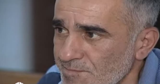 Keçmiş arvadını yoldan keçəndə görüb bıçaqladı - VİDEO