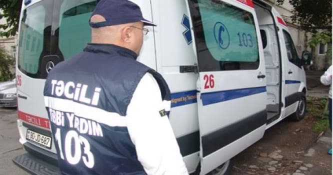 Polis idarəsində saxlanılan şəxs özünü doğradı - Bakıda