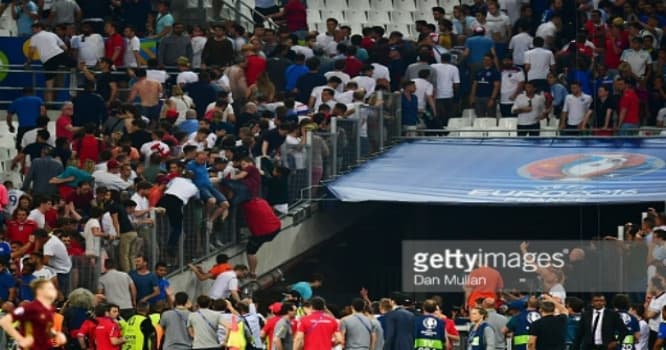 İngilis azarkeşlər həbs olundu - UEFA Rusiyaya xəbərdarlıq etdi
