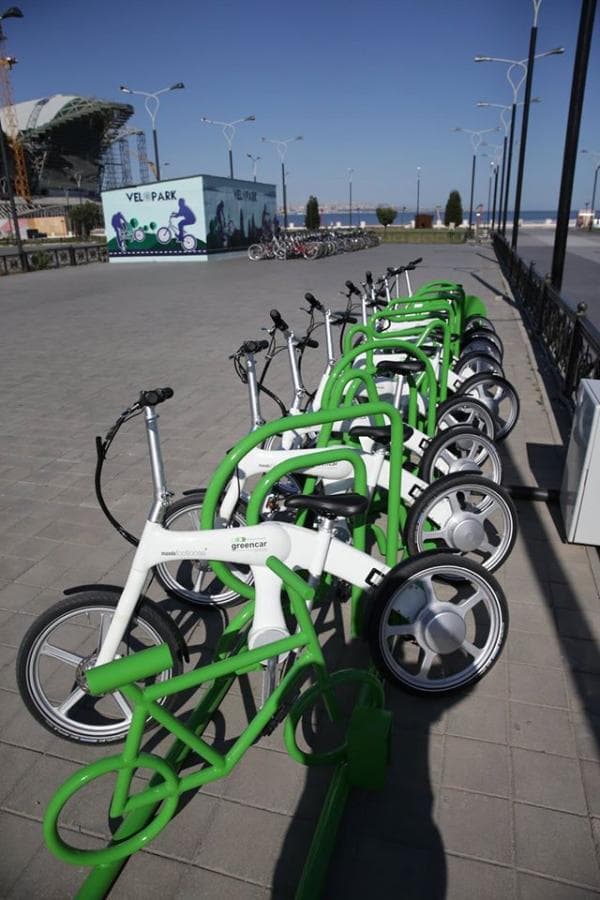 Bakı Bulvarına elektrikli velosipedlər gətirildi